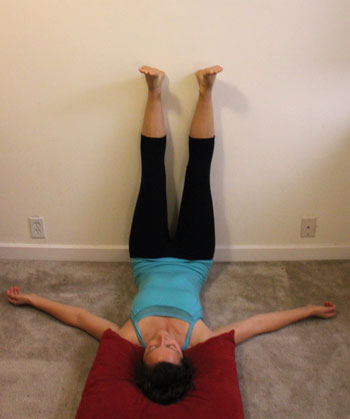 5 Bedtime Yoga Poses to Relax and De-Stress