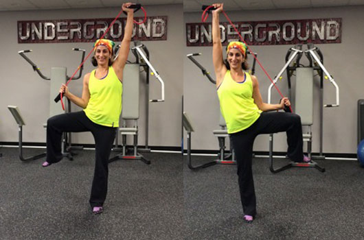 Lat Pull-Down with lateral knee Lifts