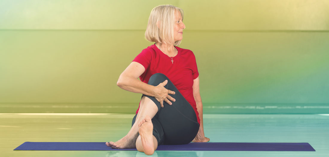 瑜伽为活跃的老年人:6个可达到的姿势来提高功能能力