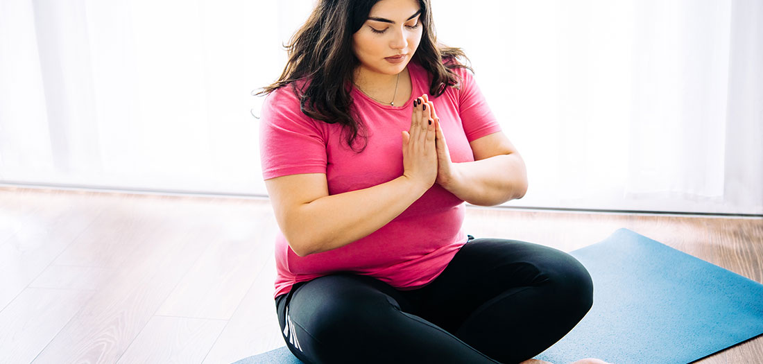 5基本瑜伽修改以获得受肥胖影响的客户