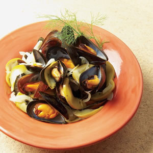 Mussels Stewed with Apple & Fennel